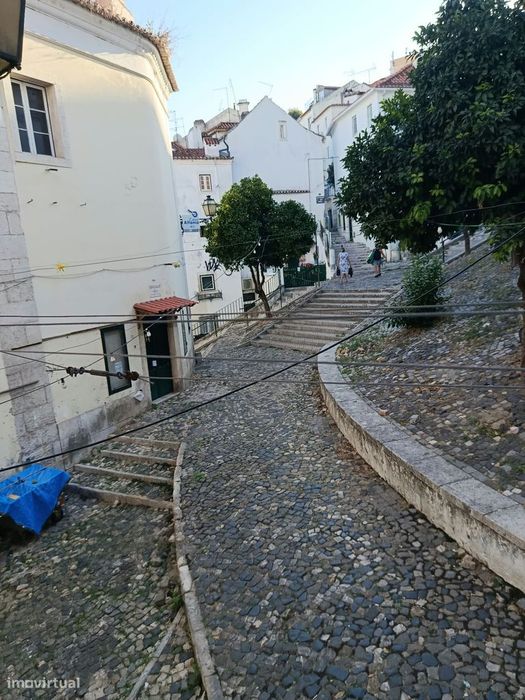 T1 ALfama ao metro de Santa Apolonia e Terreiro do Paço