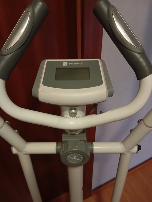 Vendo equipamento de ginástica Elitica