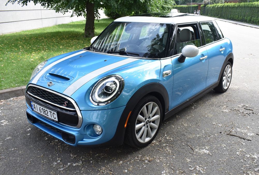 MINI Cooper S F55 2018