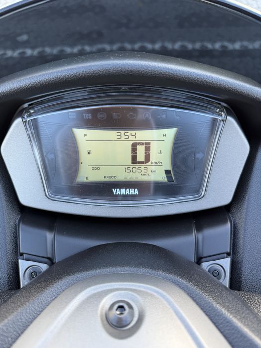 Yamaha NMAX 125 poucos kms