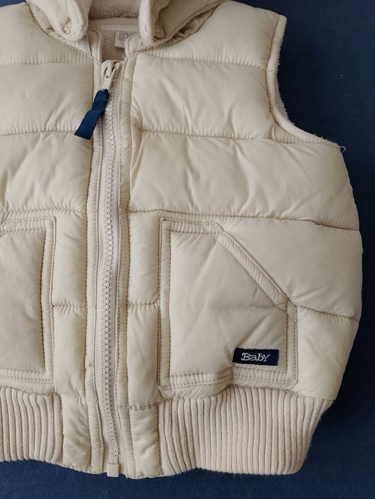 H&M. Markowy bezrękawnik dziecięcy.