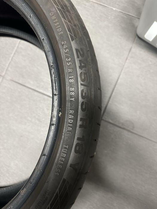 Pneu 245/35 R18 (1) Continental