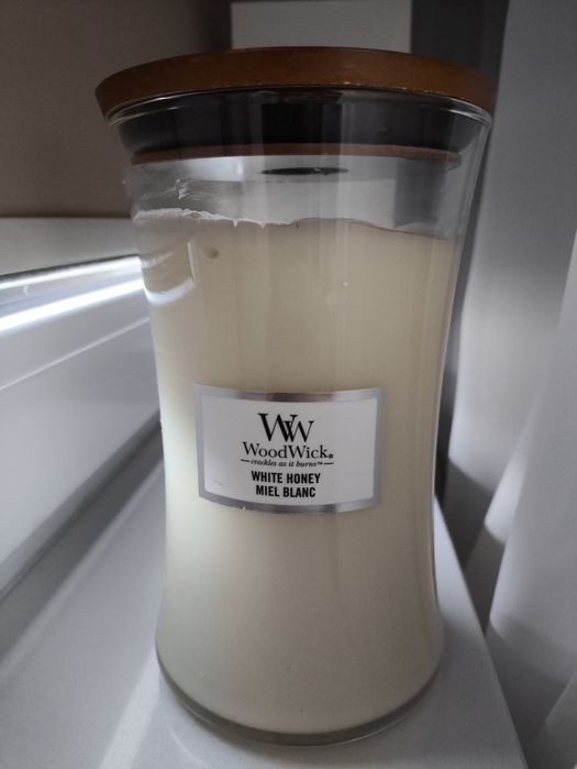 Świeca WoodWick White Honey Miel Blanc 610 g
