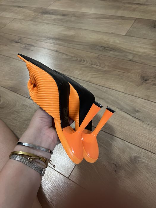 Мюлі на підборах 37 р