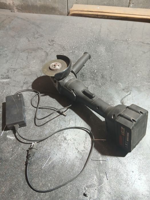 Rebarbadora a bateria