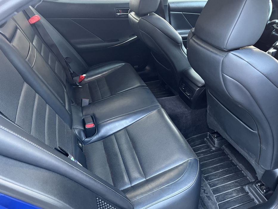 Lexus is 300h fsport
