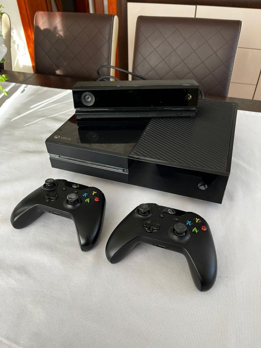 Xbox one + kierownica + uchwyt do kierownicy