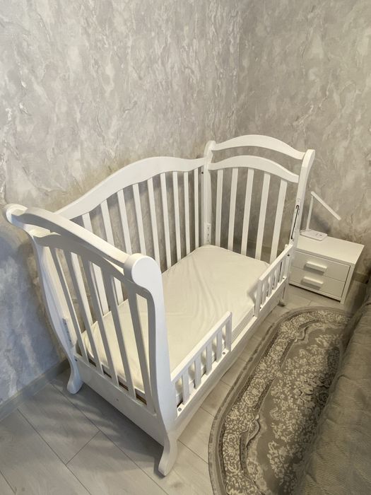 Дитяче ліжечко з маятником (можлива доставка)