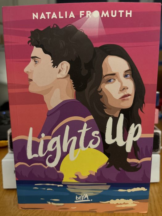 Natalia Fromuth - Lights up