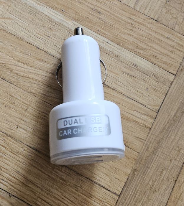 Ładowarka samochodowa USB