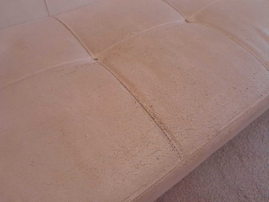 Sofá branco pérola