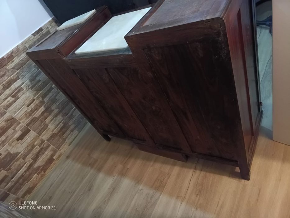 Móvel com Cristaleira e espelho - 220€