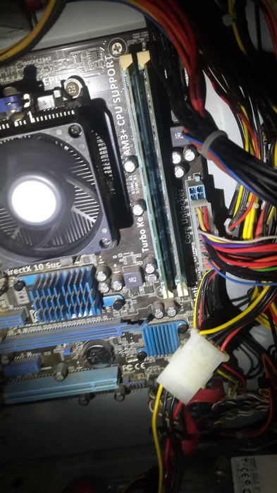Socket AM3+  asus msa7bl-mlx  +6 гиг оперативи _проц