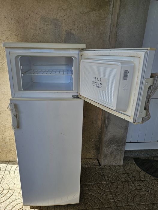 Frigorifico com arca congeladora