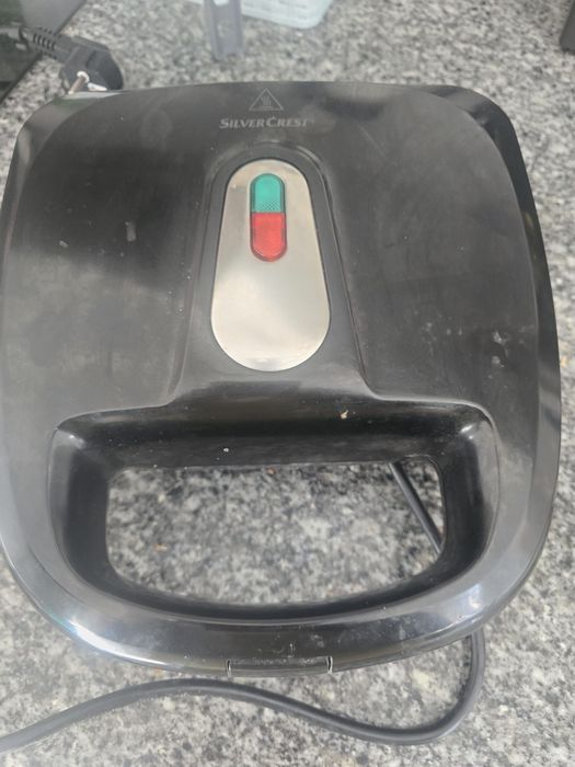 Tostadeira 3 em 1 SilverCrest - Tostas, Waffles e Grelhador (750W)