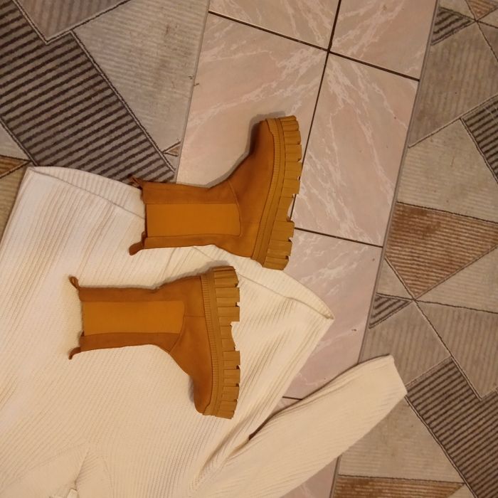 Swetr  hm botki musztardowe 39