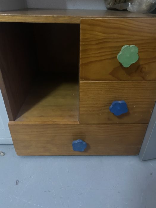 Cama madeira maciça em bom estado e movel