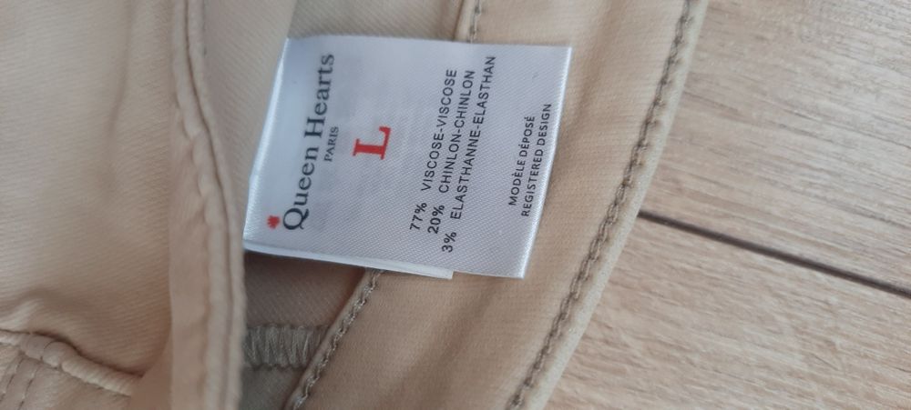 Spodnie woskowane beżowe L M Queen Hearts