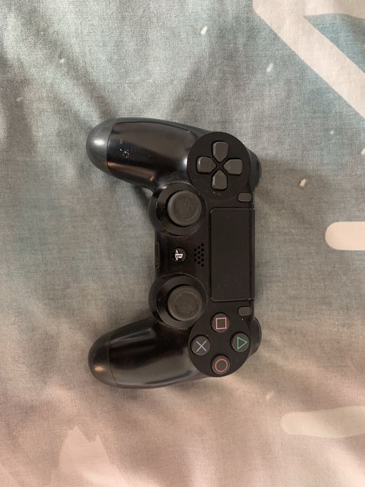 PlayStation 4 Slim – Excelente Estado e Totalmente Funcional