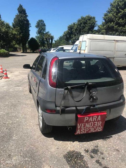 Opel corsa C 12 16 V Ano 2004