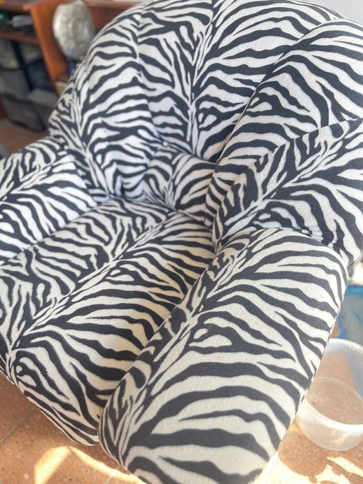 Fotel jak uszak wygodny zebra czarno biały