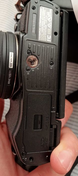 Olympus OM-D E-m10 mark II, muito pouco usada