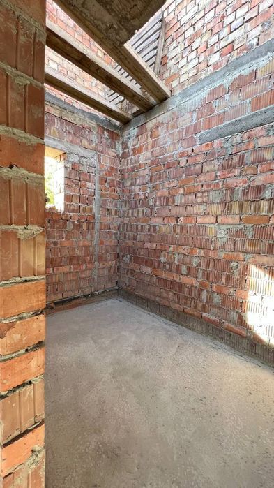 Продаж незавершеного будівництва в смт.Рудне.