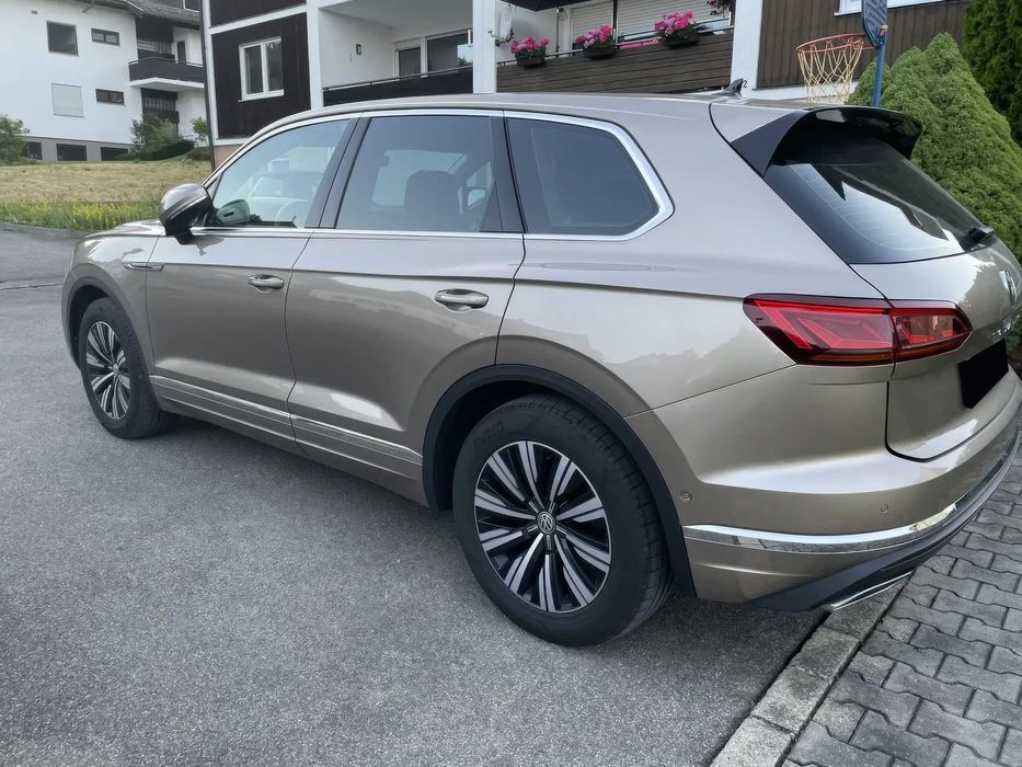 Volkswagen Touareg      2019