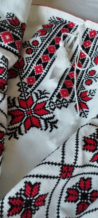 Вишиванка ручної роботи