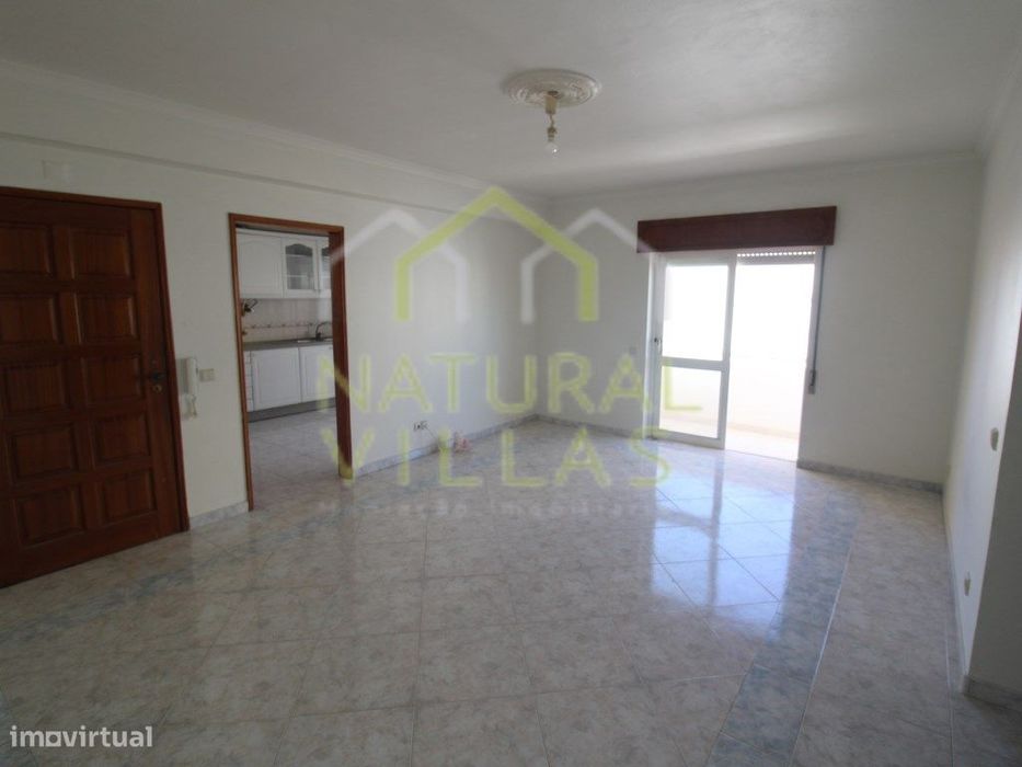 Apartamento T3 espaçoso Próximo Universidade e Aeroporto, Gambelas.
