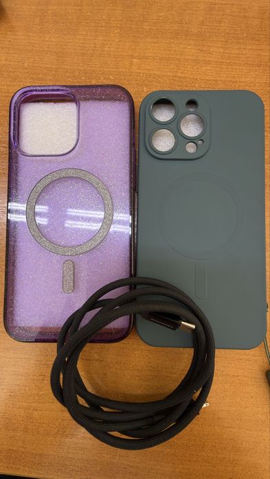 Зарядний кабель та 2 чохли на iphone 14 pro max