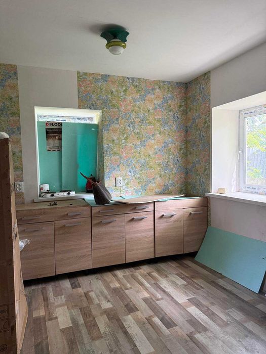Продам будинок 42,2 кв.м. та ділянка 10 соток, с. Біляки (23000у.е.)