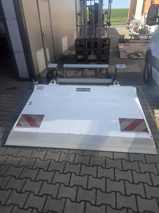 Sprzedam rampa załadowcza, winda ,2023 rok, Mercedes  Sprinter