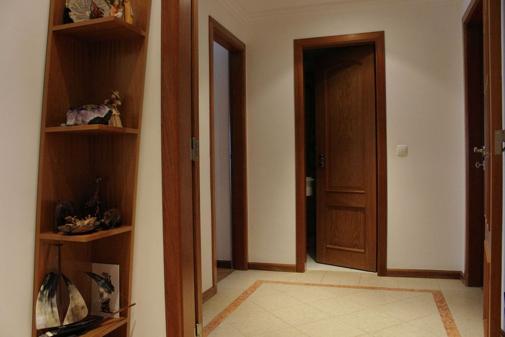 T3 último andar com garagem dupla, mobilado – Cascais