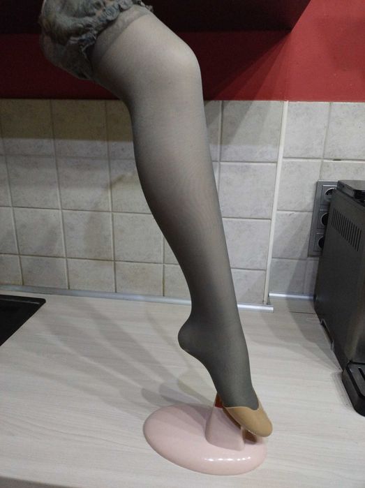 Pończoch samonośne z koronką w kolorze szarym - Firmy Marilyn