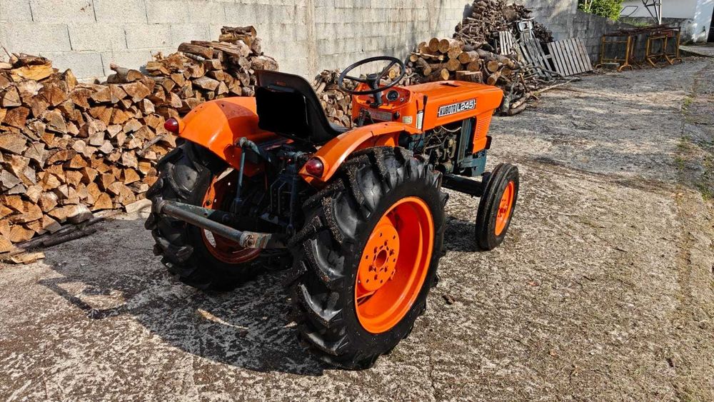 Trator Kubota L245 (25 CV)