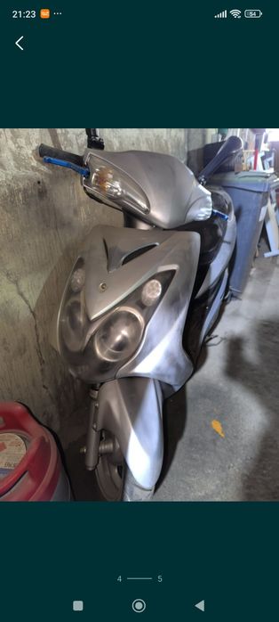 Vendo uma mota sym 125