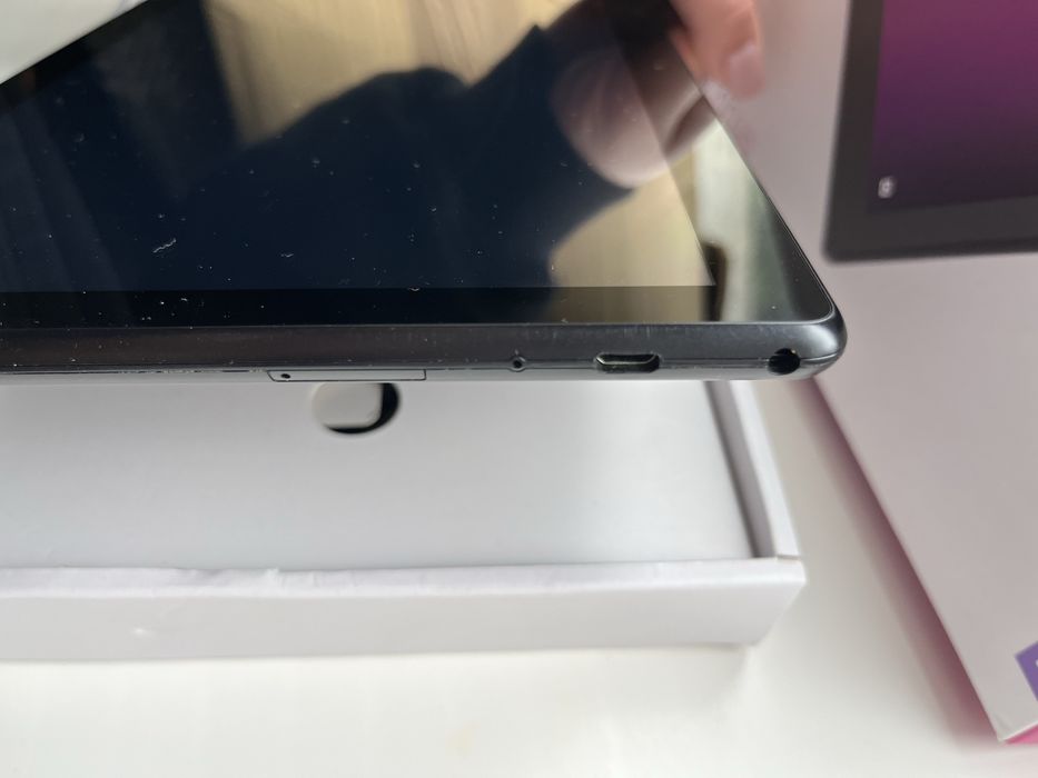 Планшет Lenovo TB-X505L