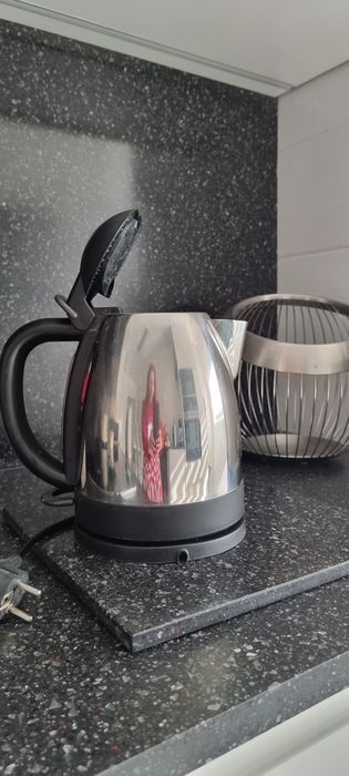 Vendo chaleira em bom estado