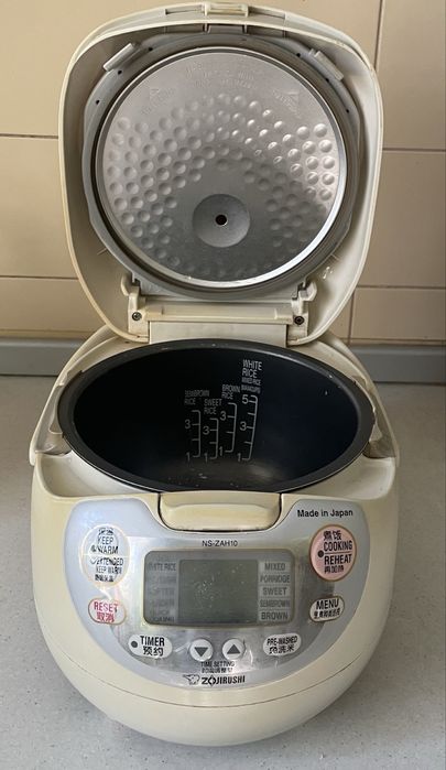 Мультиварка, Рисоварка Zojirushi Японії