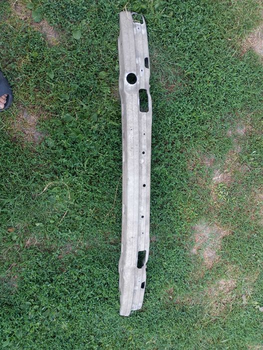 підсилювач бампера, усилитель бампера передний BMW e39