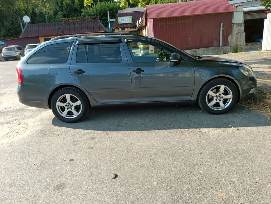 Skoda Octavia a5 2011 1.6d -  7000$