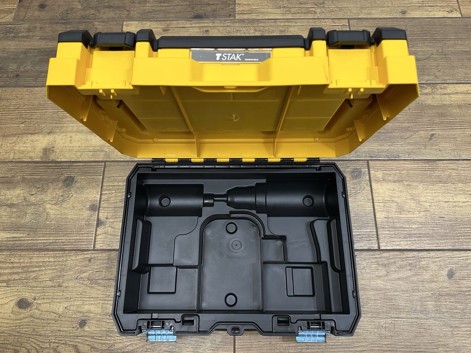 Walizka transportowa, skrzynka, skrzynia DeWalt z przegródkami