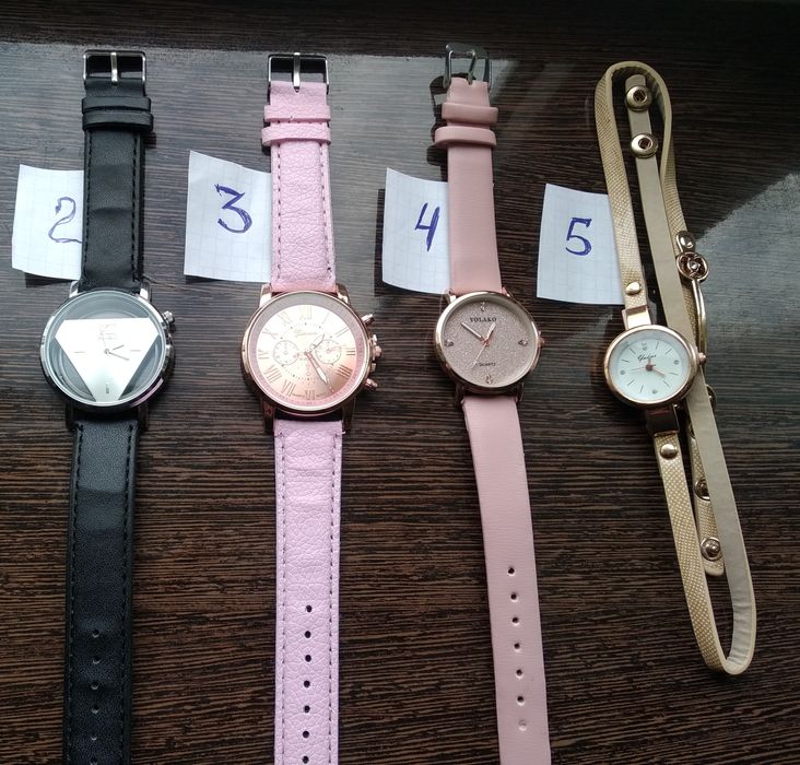 Часы наручные  ***