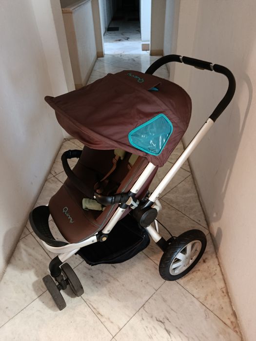 Vendo Carrinho Quinny com acessórios