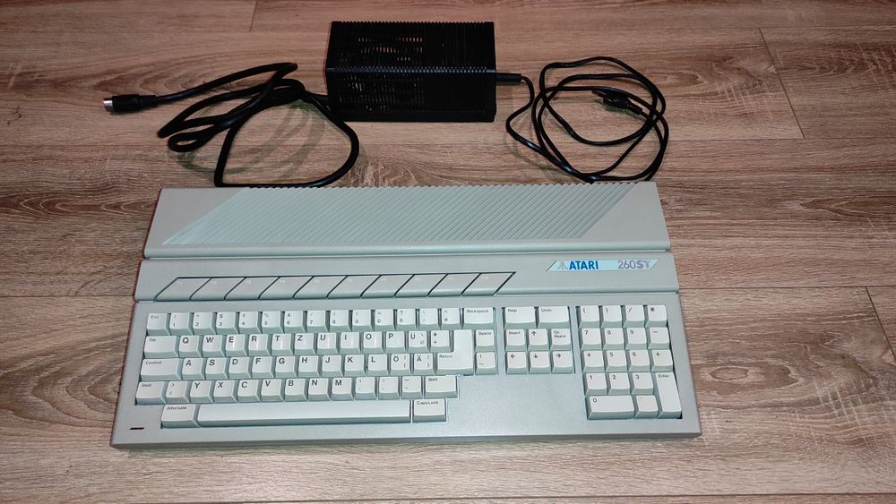 Atari 260 ST Zasilacz+ instr.+dysketki. W ładnym stanie. Czytaj opis