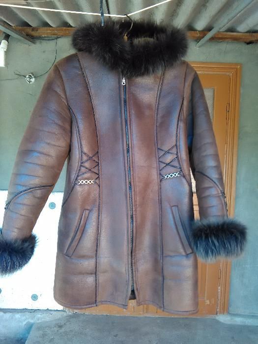Продам дубленку женскую
