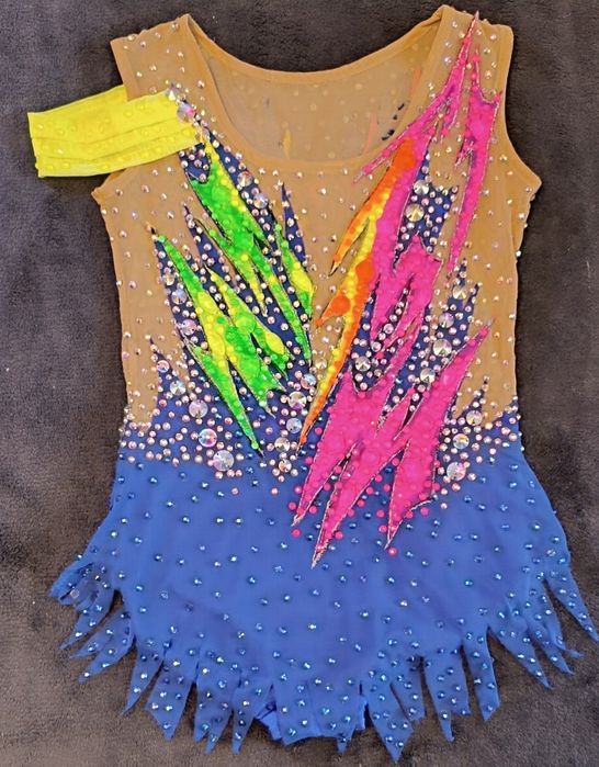 купальник для  гімнастики + камінці,на 118-126 зріст.