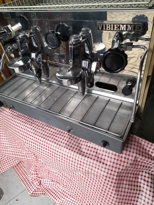 Lote de Maquinas diversas de café e talho padaria etc.