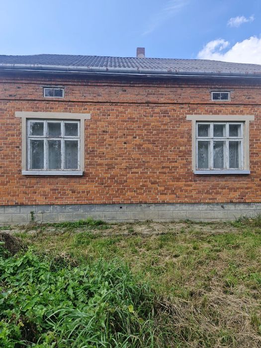 Продаж будинку+8 соток землі в с. Оброшино